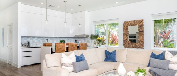 Luxury 3 Bedroom Waterfront Condo in Paradise 6