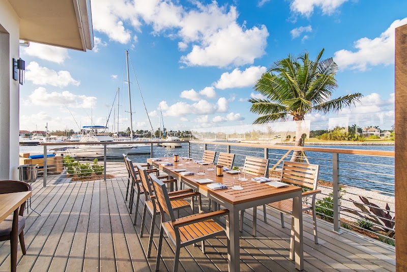 Bàcaro, Grand Cayman