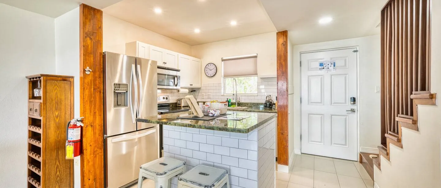 7mile Beachfront! 3 bedroom family beach condo — photo 4 of 38