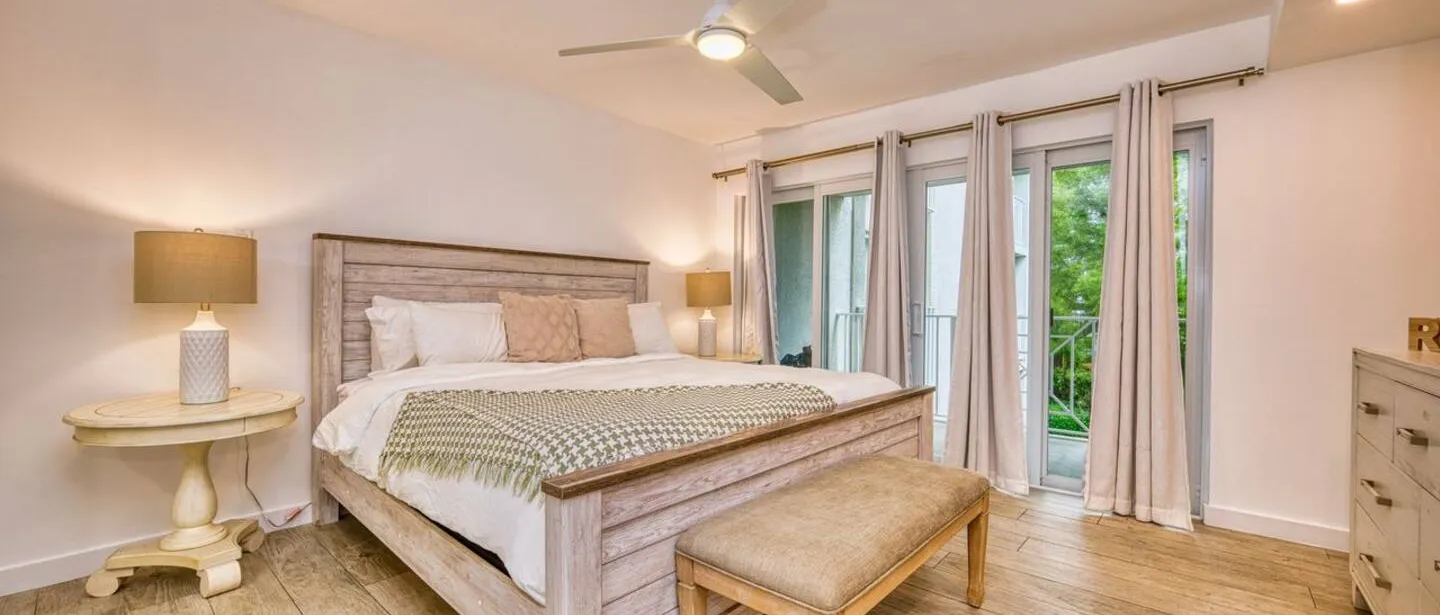 Beautiful Modern Condo on 7 Mile Beach — photo 7 of 29