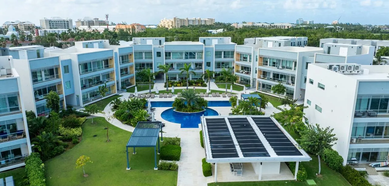 Luxury 2BR Condo | Walk to Seven Mile Beach, Pools — photo 7 of 36