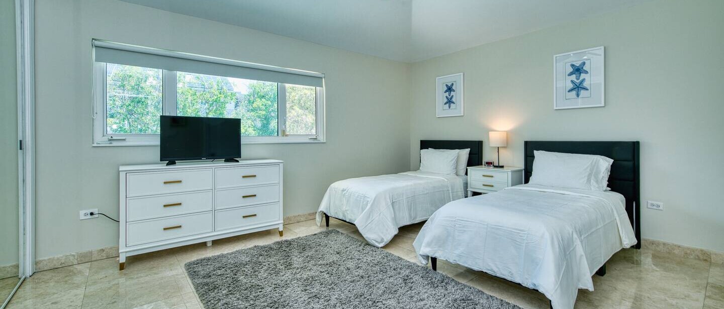 Laguna | Relaxing Family Oasis on Seven Mile Beach — photo 13 of 41