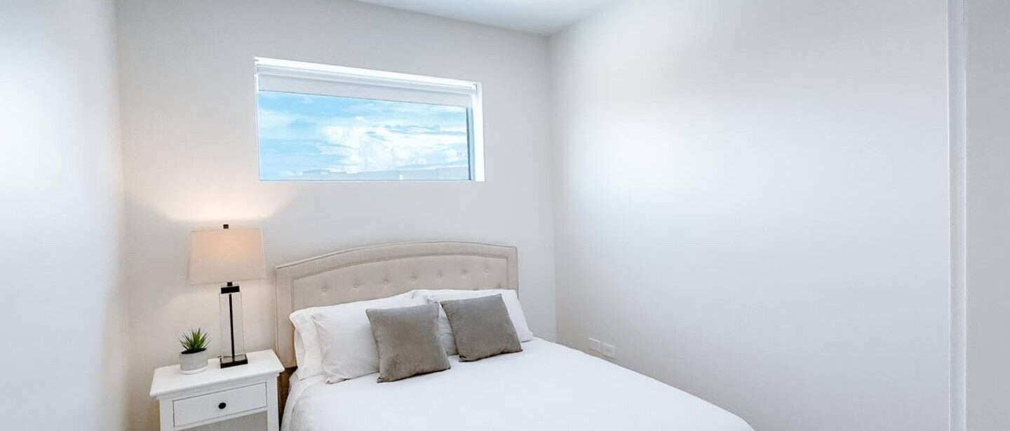 Luxury 2BR Condo | Walk to Seven Mile Beach, Pools — photo 33 of 36
