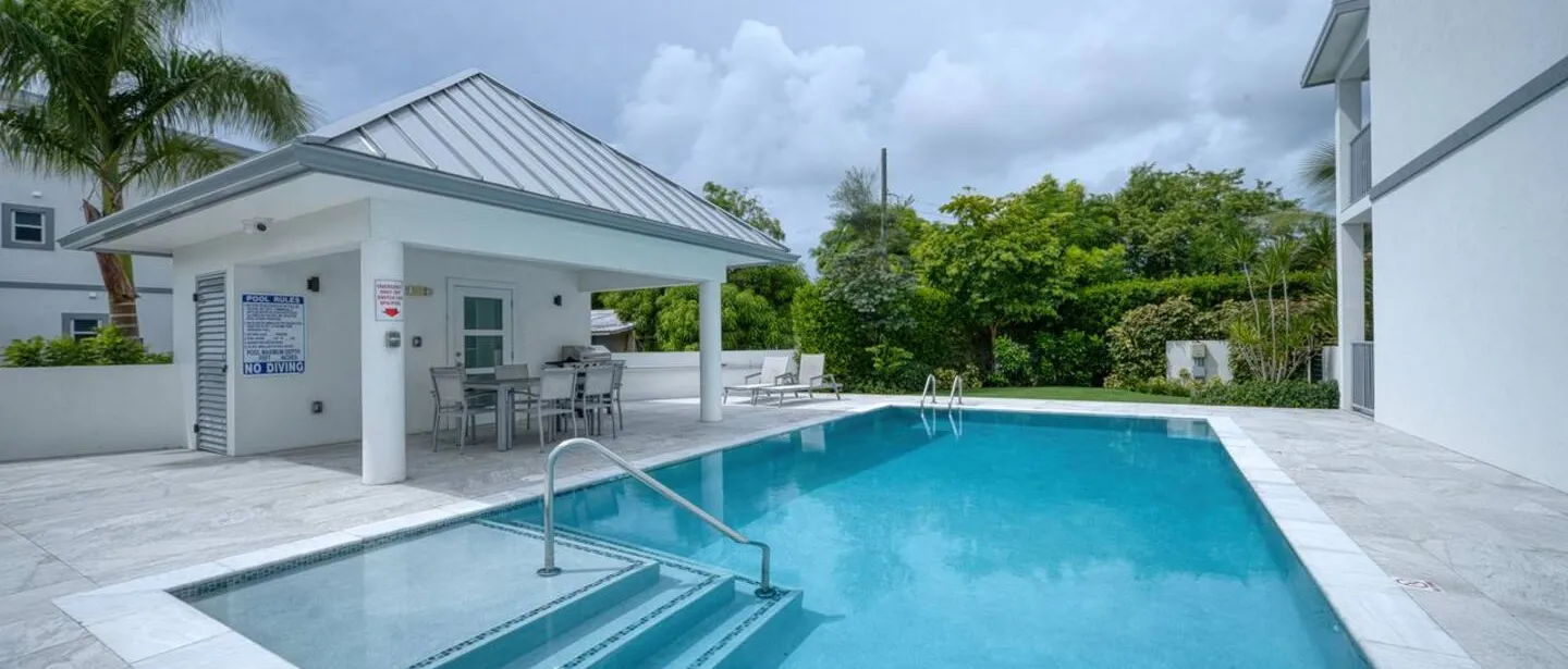 1BD 1.5B Cozy, Central Location, Patio and Pool — main photo
