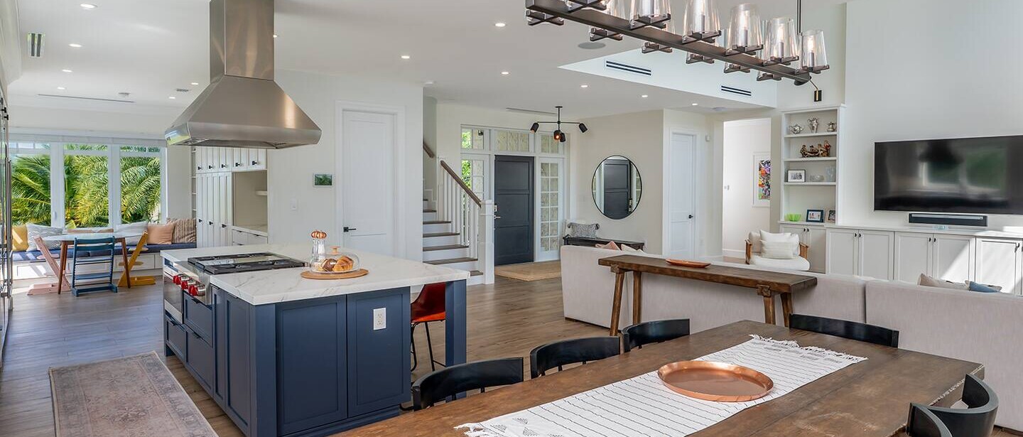 The dining room and kitchen area merge into one.