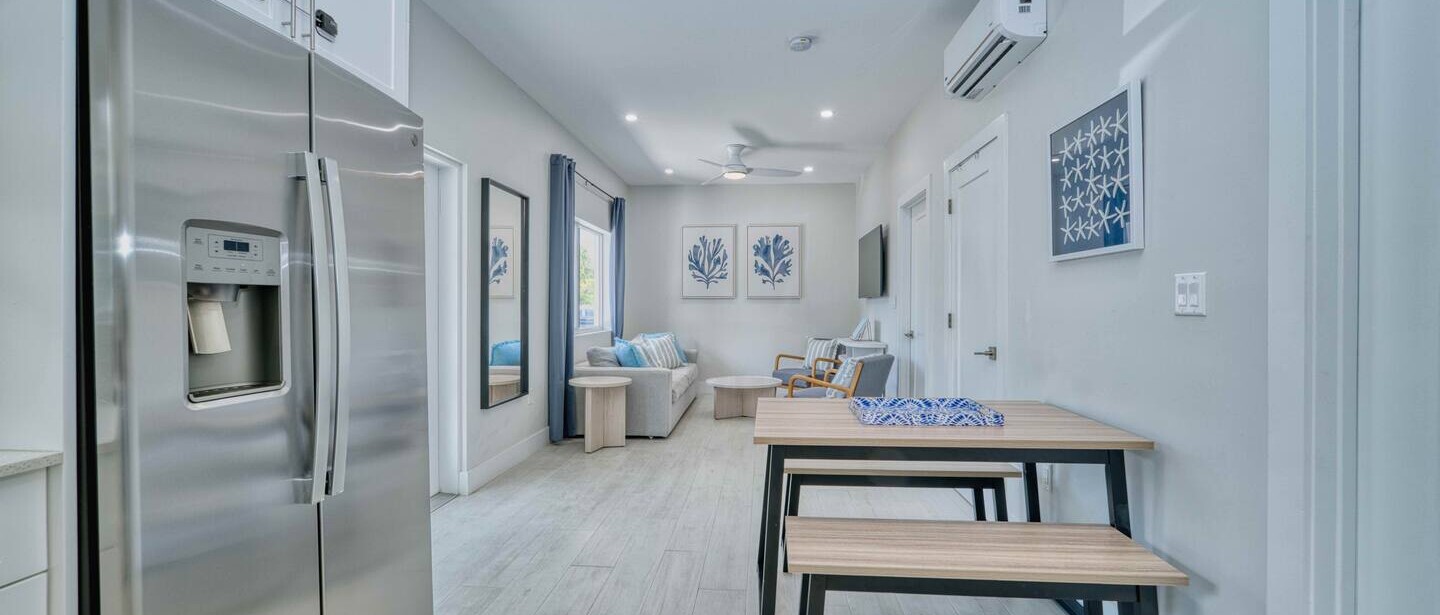 Modern 2 bedroom walking distance to the beach! — photo 21 of 32