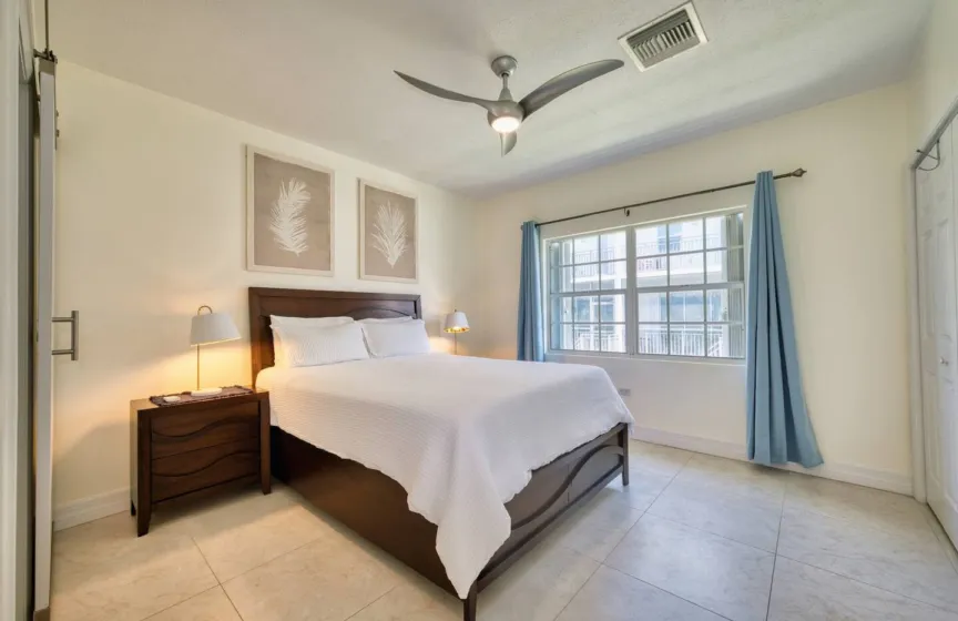 2BR/2BA Peaceful Retreat • Patio • Walk to Beach