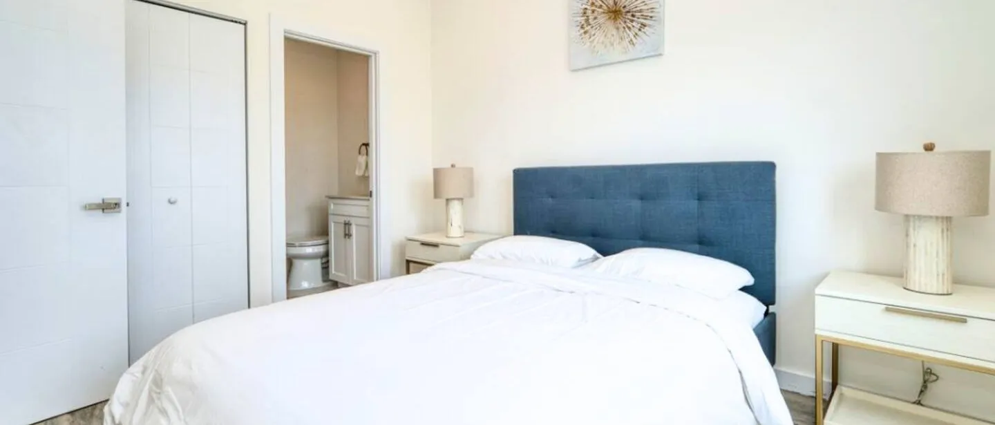 1BD 1.5B Cozy, Central Location, Patio and Pool — photo 3 of 16