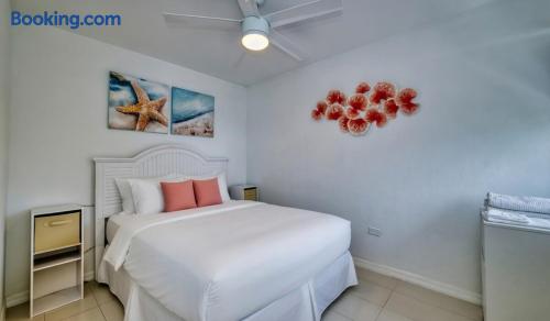 7mile Beachfront! 3 bedroom family beach condo — photo 37 of 38