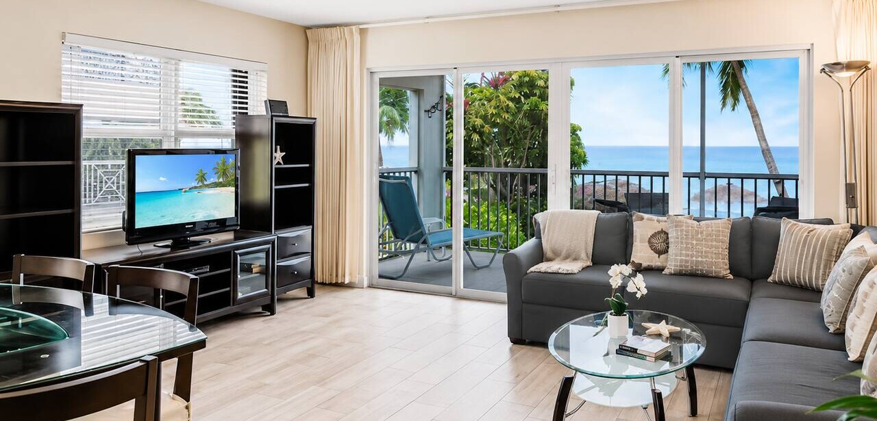 Aqua Bay Premium 7Mile Beach Family Unit — photo 31 of 34