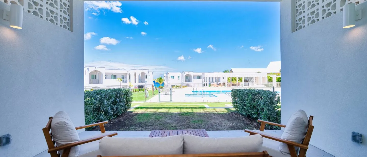 Sunset Point: Chic Meets Luxury — photo 6 of 30