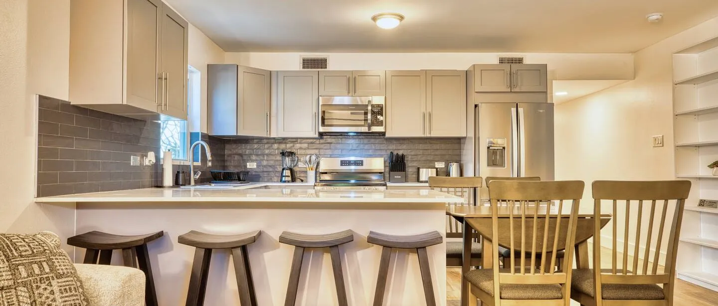 Spacious 2BR, 2 min drive to Seven Mile Beach — photo 3 of 18