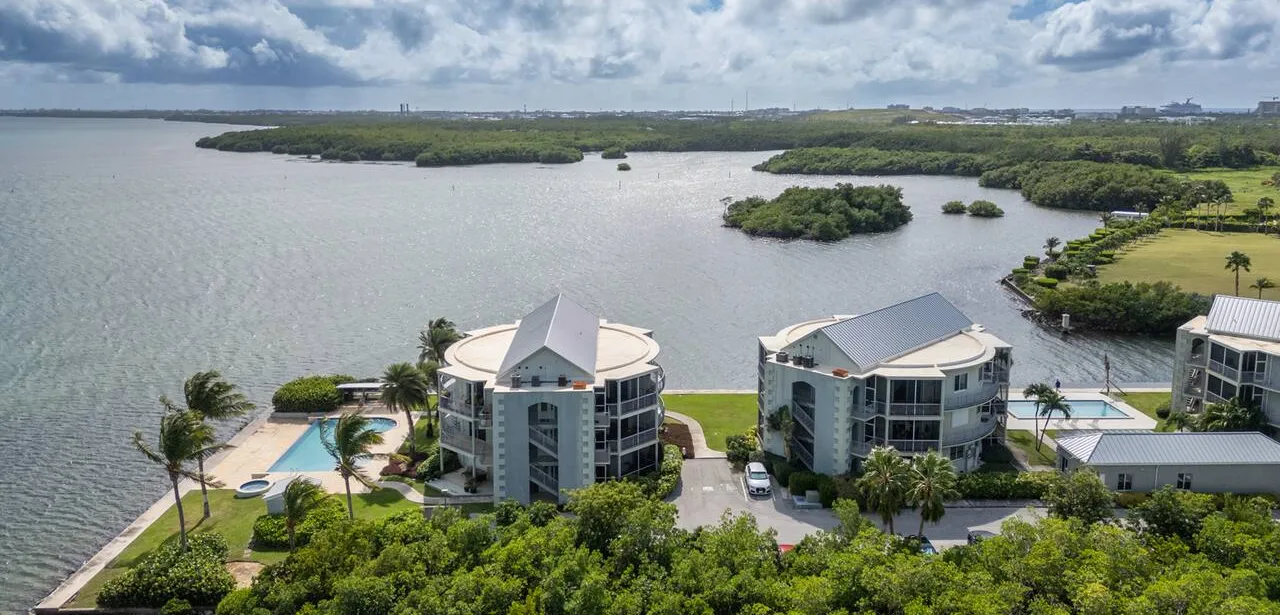 Panoramic Views – Luxury Ocean Front Family Escape — photo 7 of 38