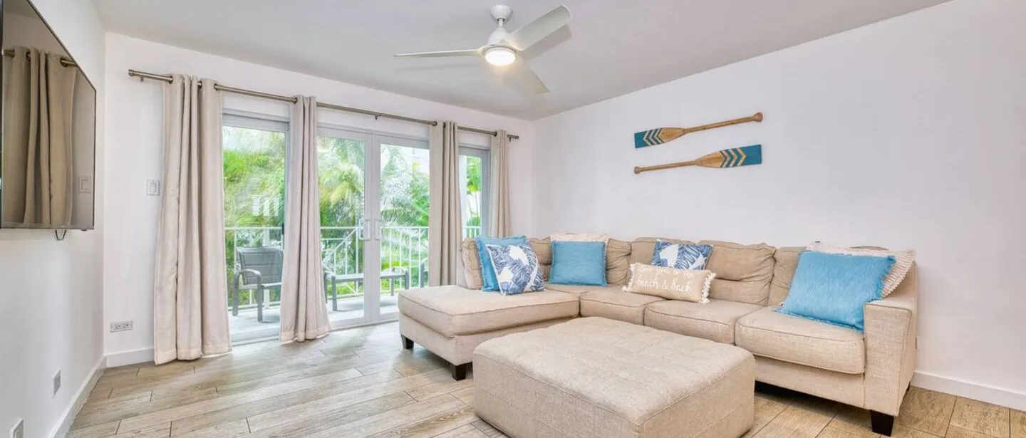 Beautiful Modern Condo on 7 Mile Beach — photo 5 of 29