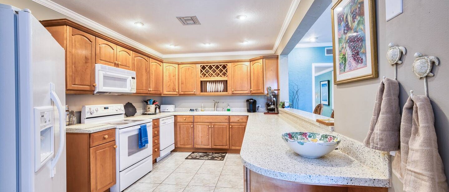 Sunsets at Poinsettia Condo | 7 Mile — photo 15 of 33