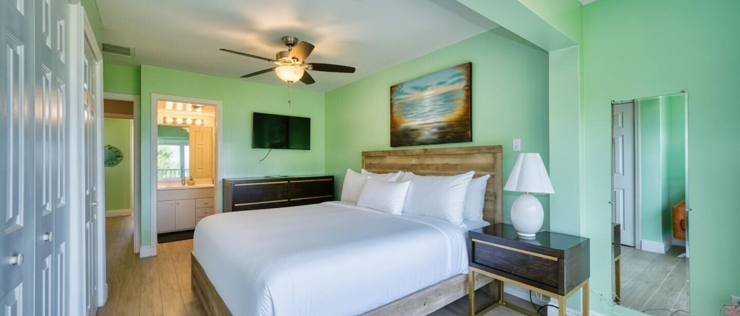 Oceanfront Peace | 2BR with Wave Views — photo 20 of 22