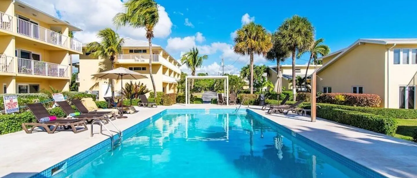 Beachside 2BR | Pool, Tennis & Shipwreck Views — photo 7 of 36