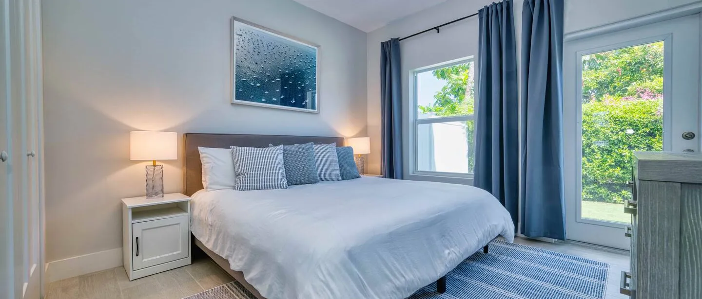 Modern 2 bedroom walking distance to the beach! — photo 9 of 32