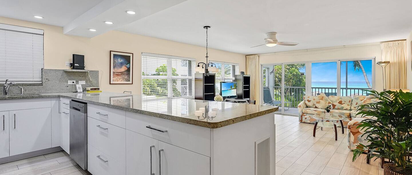 Aqua Bay Premium 7Mile Beach Family Unit — photo 24 of 34