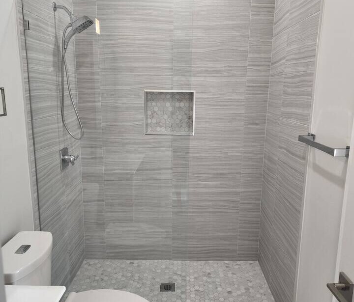 Modern 2 bedroom walking distance to the beach! — photo 15 of 32