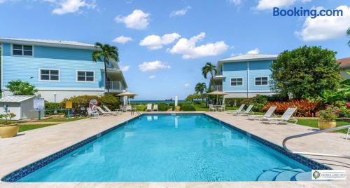 7mile Beachfront! 3 bedroom family beach condo — photo 36 of 38