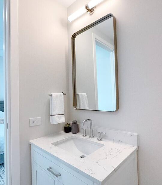 Luxury 2BR Condo | Walk to Seven Mile Beach, Pools — photo 26 of 36