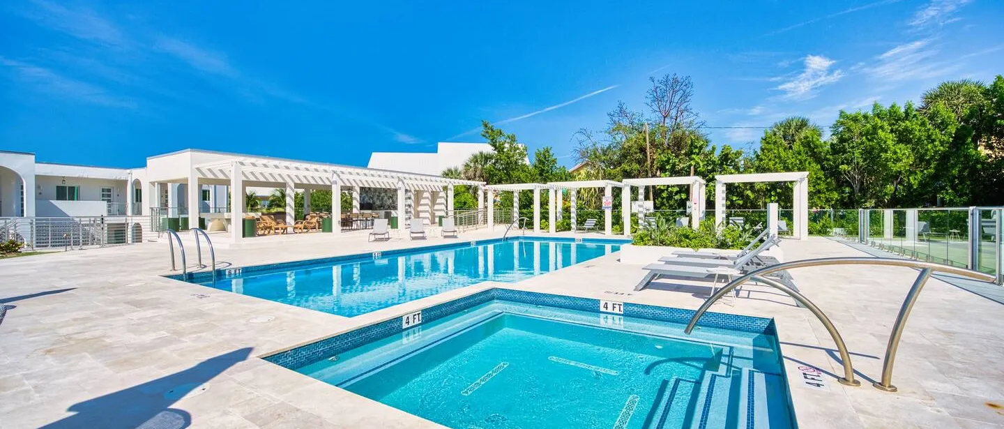 Sunset Point: Chic Meets Luxury — photo 2 of 30