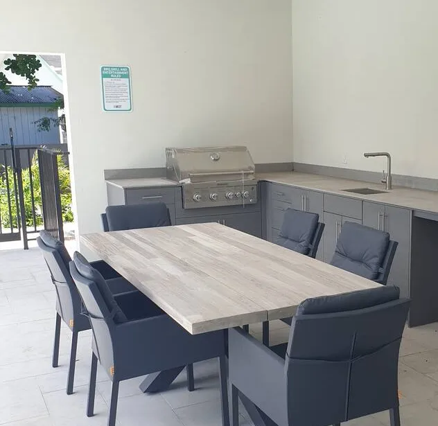 Modern 1 bedroom walking distance to the beach! — photo 8 of 22