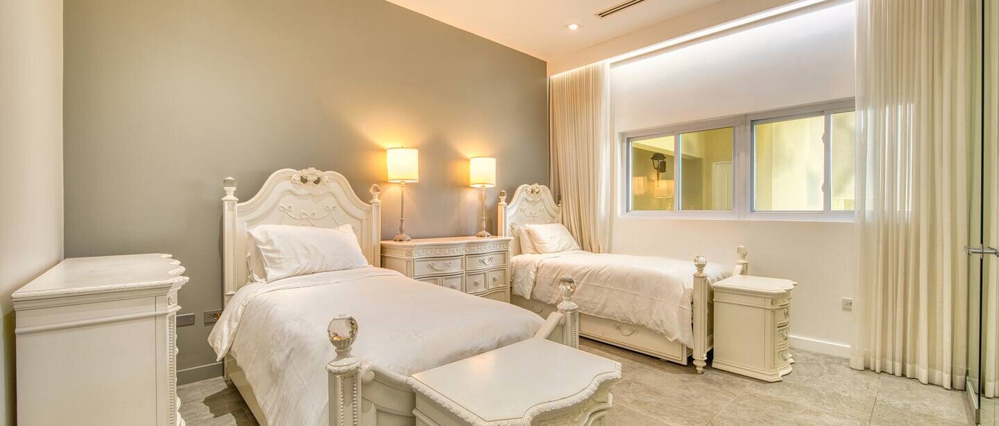 Laguna Del Mar | 3BR Beachfront with Sea Views — photo 16 of 40