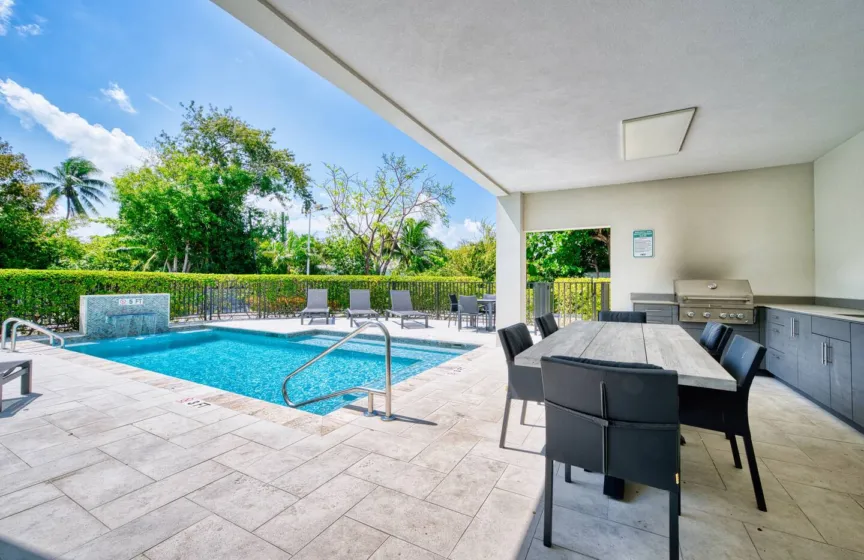 Modern 1 bedroom walking distance to the beach!