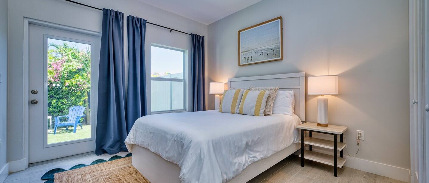 Modern 2 bedroom walking distance to the beach! — photo 22 of 32