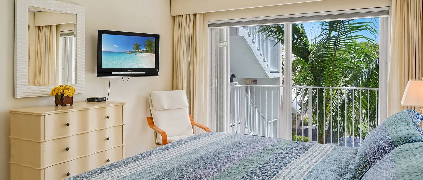 Aqua Bay Premium 7Mile Beach Family Unit — photo 25 of 34