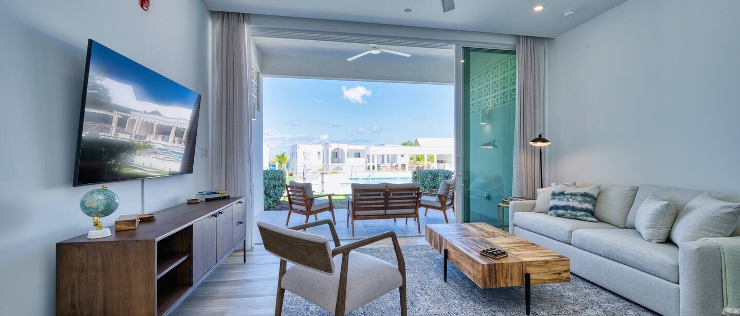 Sunset Point: Chic Meets Luxury — photo 15 of 30
