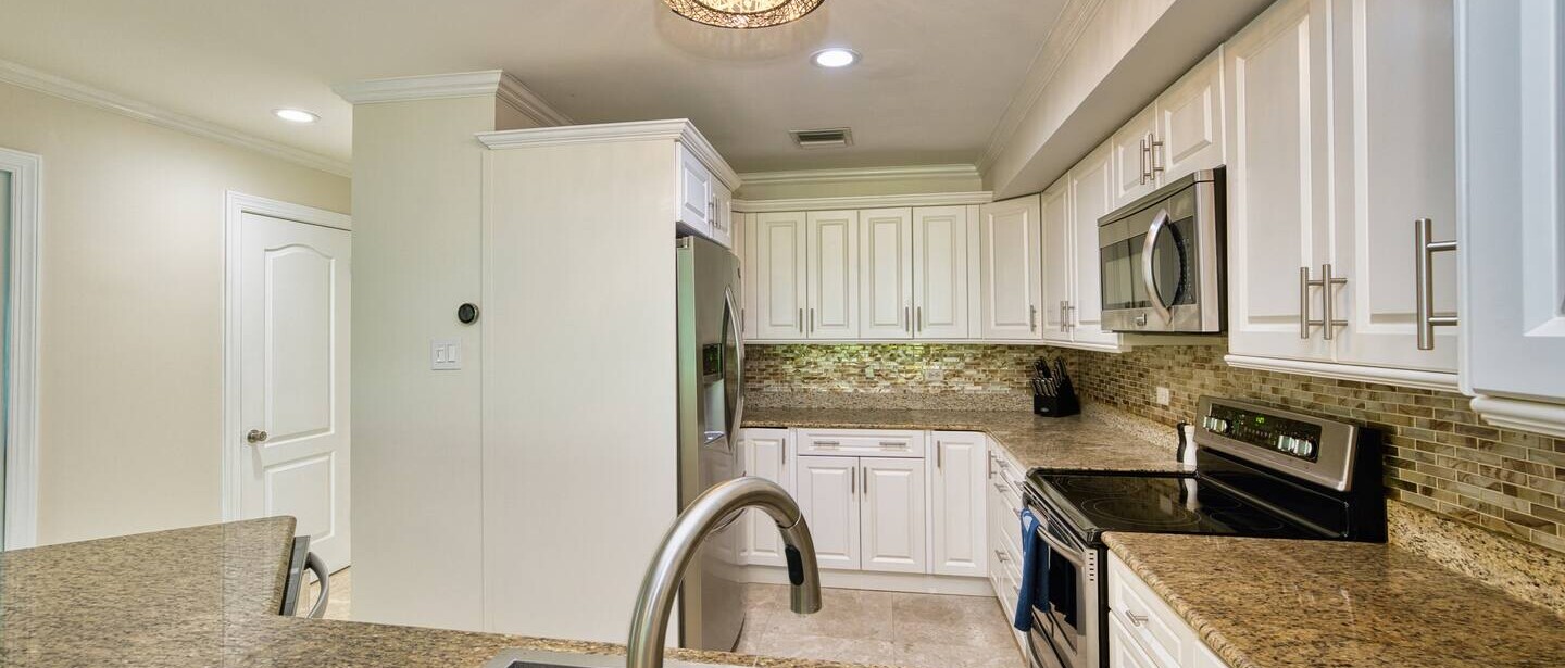 Laguna | Relaxing Family Oasis on Seven Mile Beach — photo 33 of 41