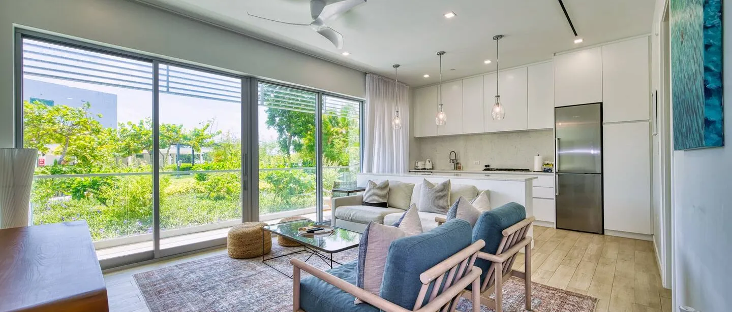 Lush Oasis in the heart of 7mile Beach Area — photo 2 of 28