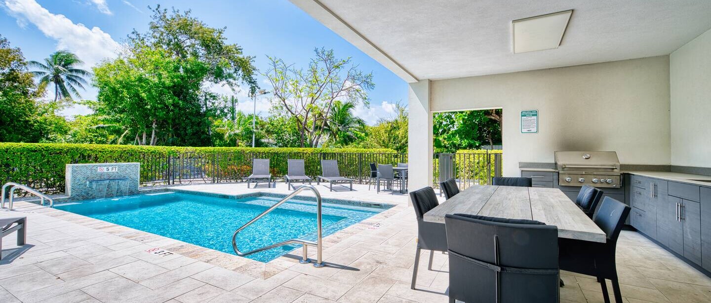 Modern 2 bedroom walking distance to the beach! — photo 32 of 32