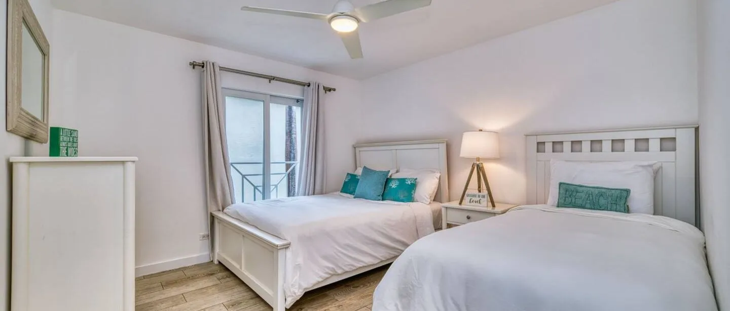 Beautiful Modern Condo on 7 Mile Beach — photo 10 of 29
