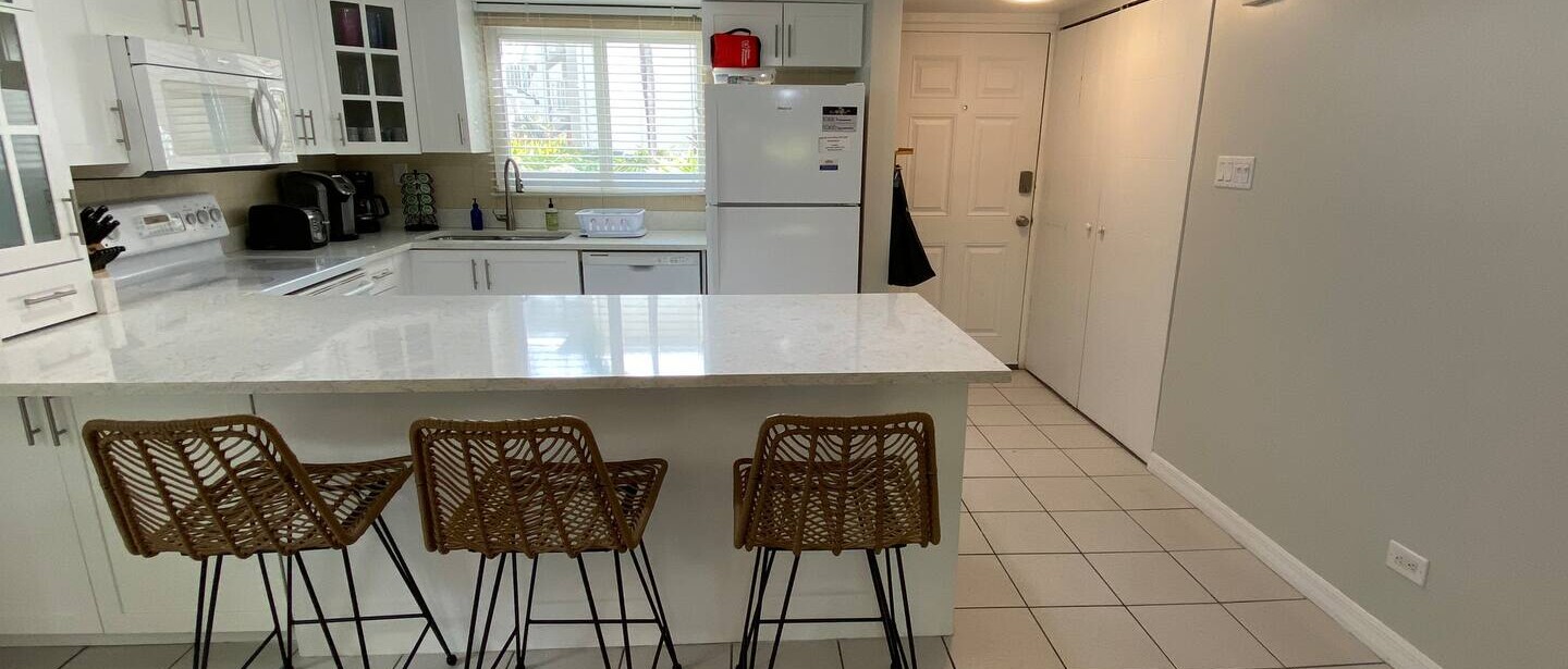 Resort Style 2br/2ba Condo on Seven Mile Beach — photo 44 of 55