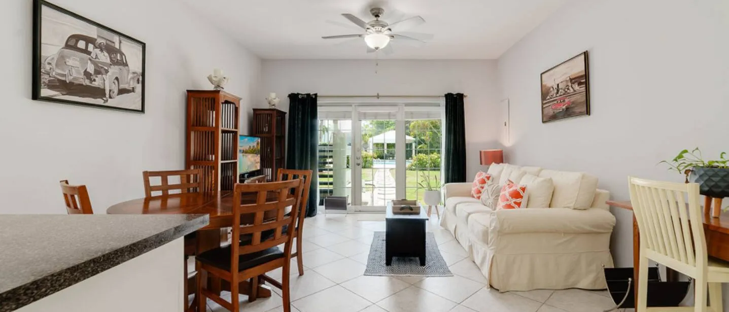 Cosy 1-Bed, Pool + Sea and Dining close by — photo 9 of 14