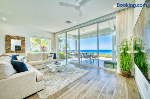 Luxury 3 Bedroom Waterfront Condo in Paradise — photo 38 of 57