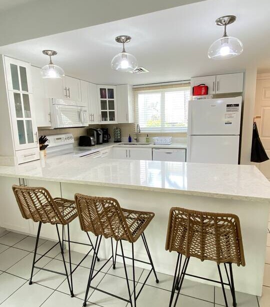 Resort Style 2br/2ba Condo on Seven Mile Beach — photo 40 of 55