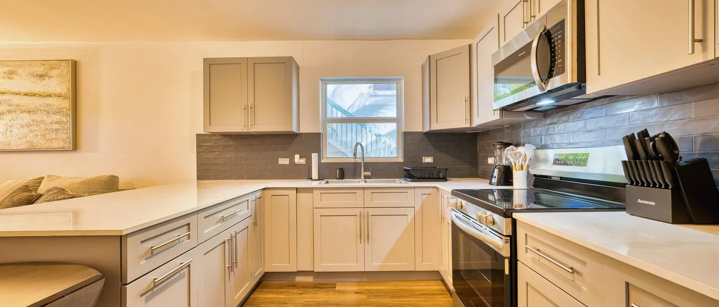 Spacious 2BR, 2 min drive to Seven Mile Beach — photo 11 of 18