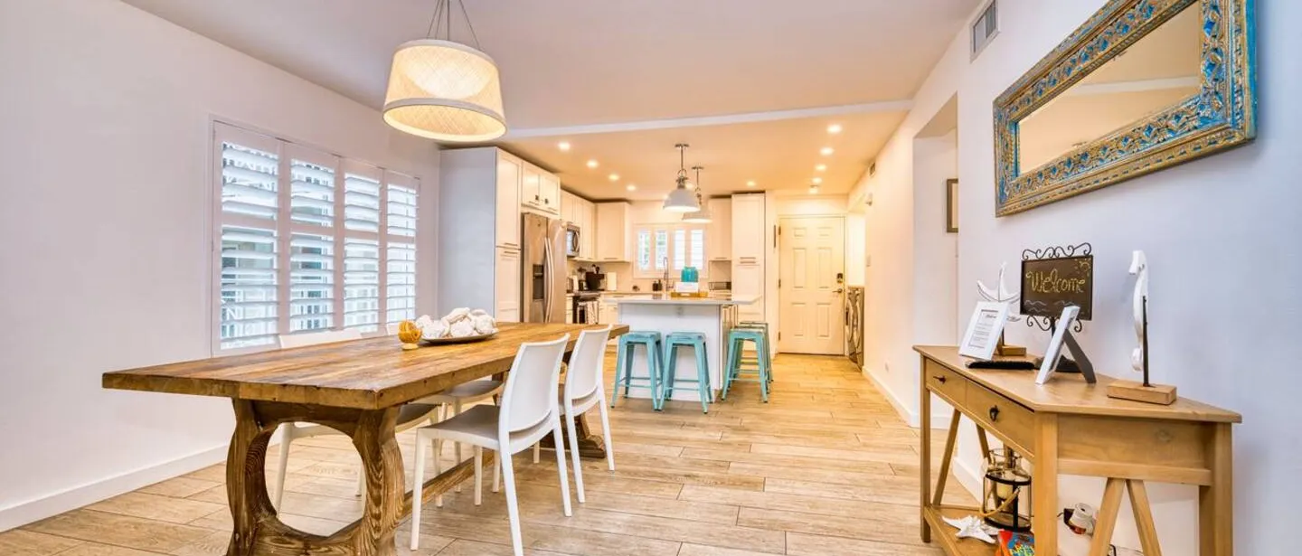 Beautiful Modern Condo on 7 Mile Beach — photo 8 of 29