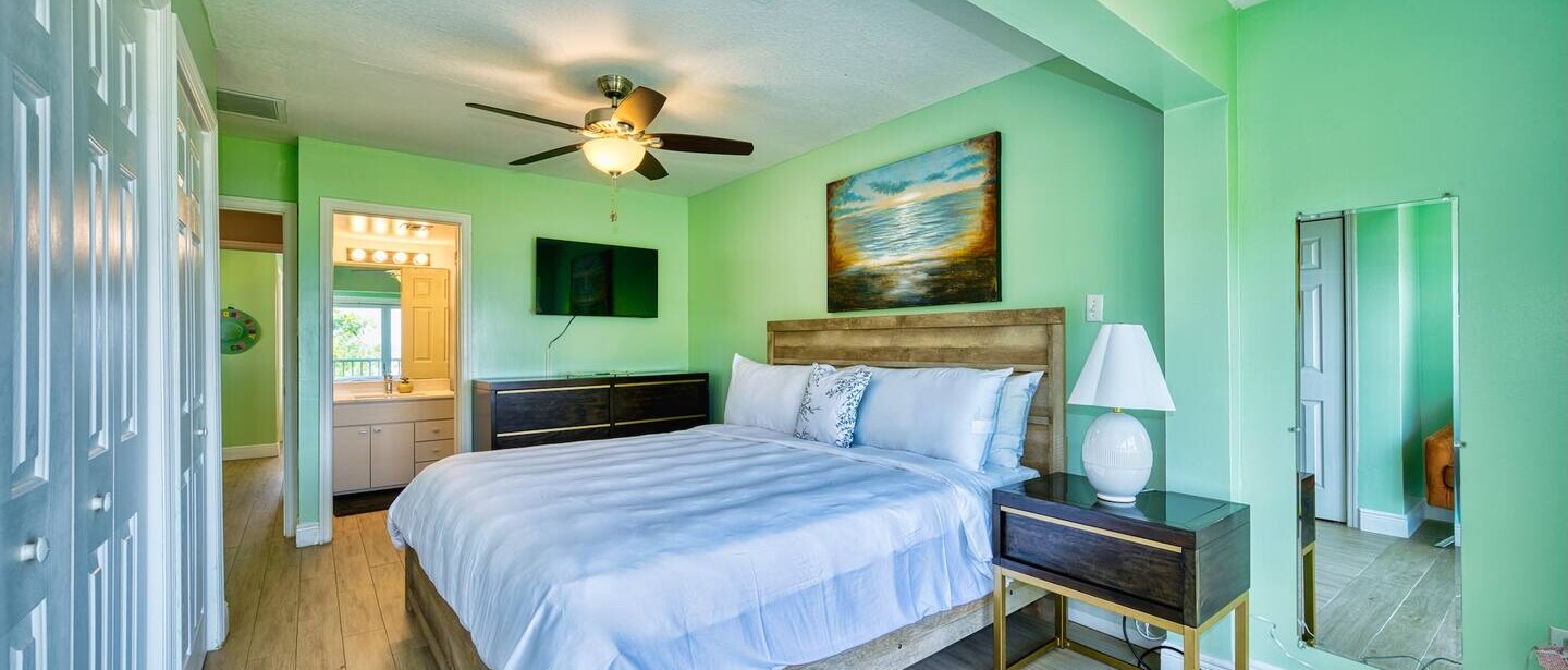 Oceanfront Peace | 2BR with Wave Views — photo 18 of 22