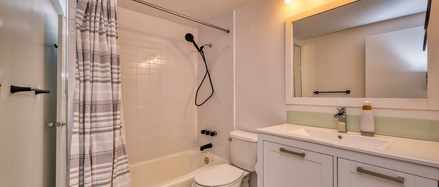 South Sound 2BR | Beach Retreat w/ Pool & Patio — photo 19 of 29