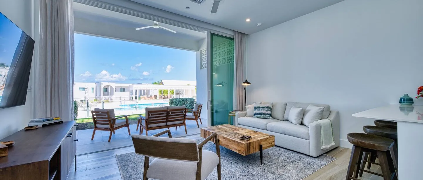 Sunset Point: Chic Meets Luxury — photo 7 of 30