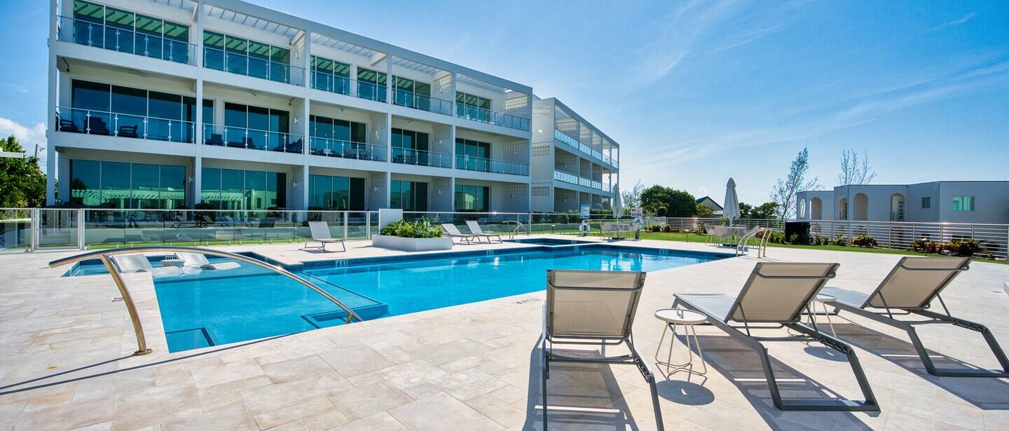 Sunset Point: Chic Meets Luxury — photo 13 of 30
