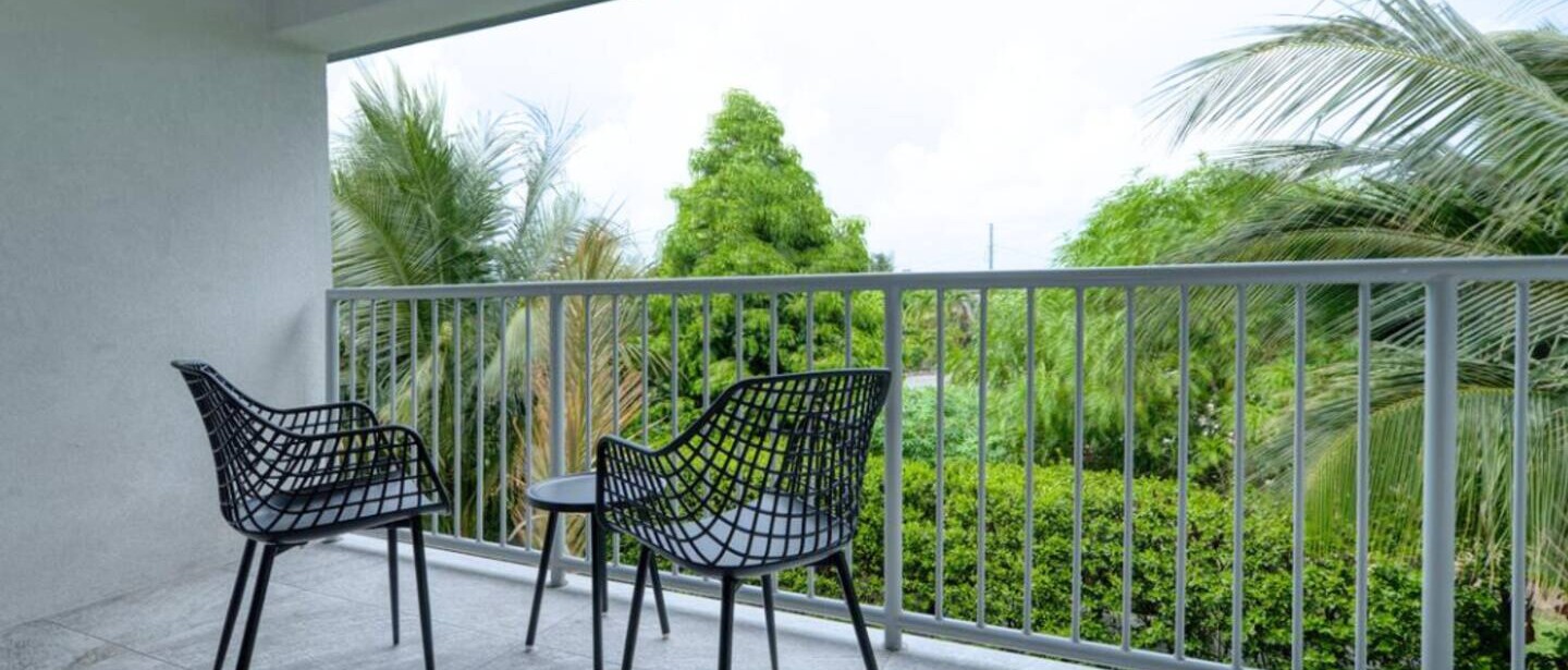 1BD 1.5B Cozy, Central Location, Patio and Pool — photo 14 of 16