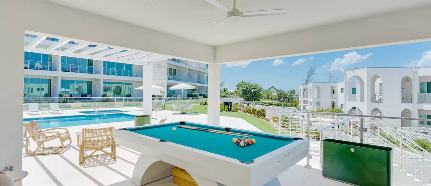 Pool table