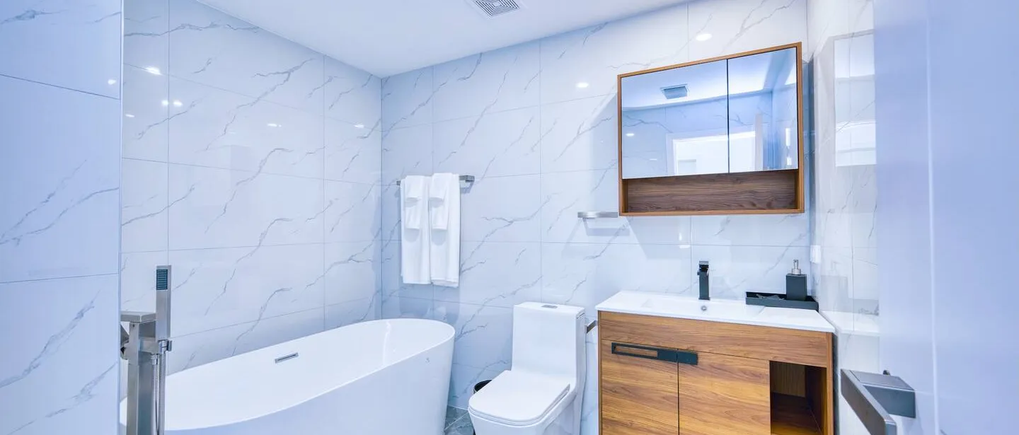 2 Bed Modern Condo with Gym and Stylish Pool Area — photo 6 of 18